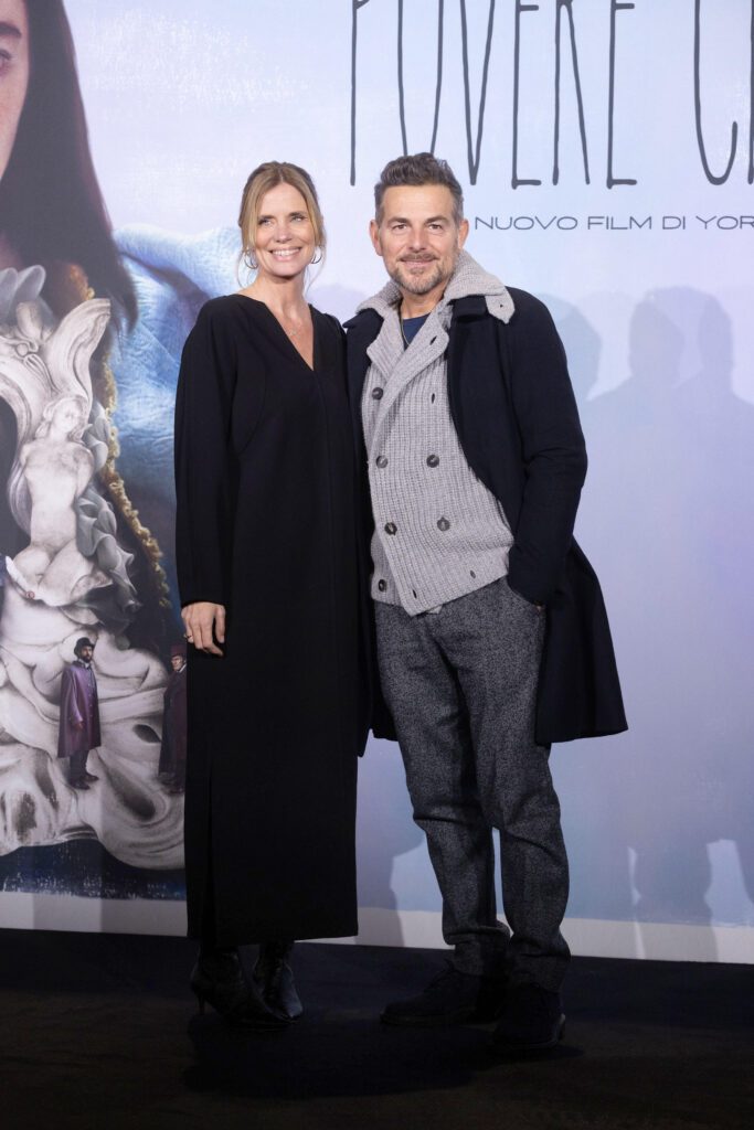 povere creature, alla premiere di milano anche willem dafoe