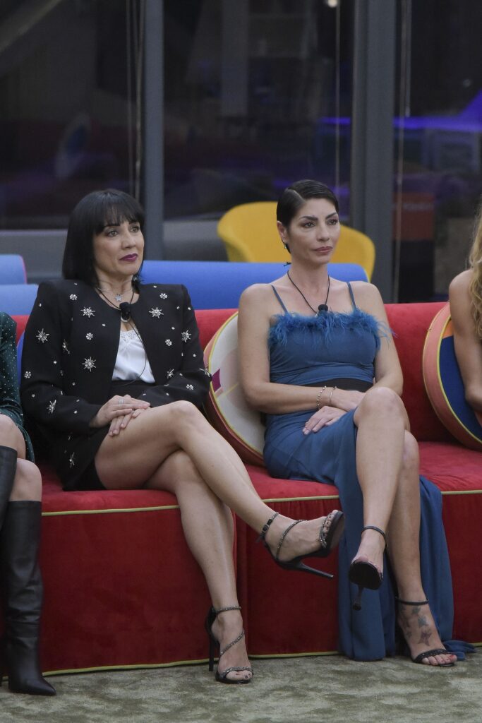 Grande Fratello: emozioni, scontri e sorprese nella puntata di ieri 4 non e la rai 1