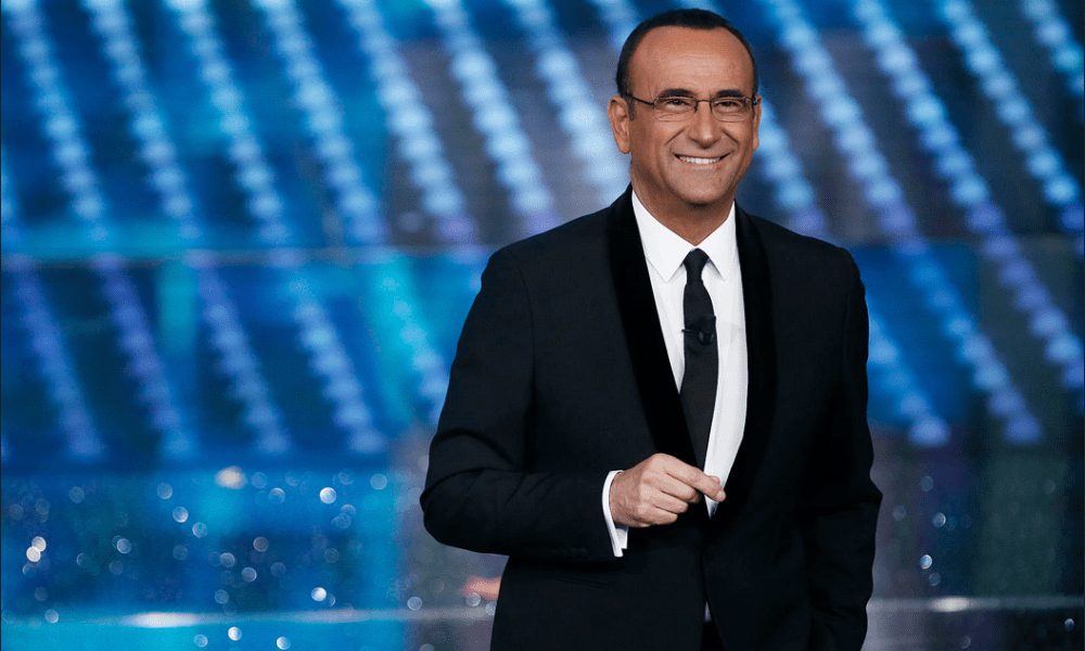 Carlo Conti sul palco dell'Ariston