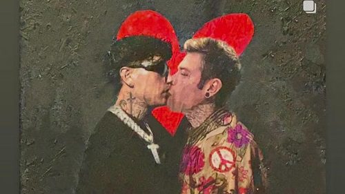 Pace fatta tra Fedez (35) e Tony Effe (33) nel nuovo murale dello street artist TvBoy a Milano. L’artista ha pubblicato l'immagine su Instagram con la scritta: «Tony Effe e Fedez sorpresi mentre si preparano per Sanremo»