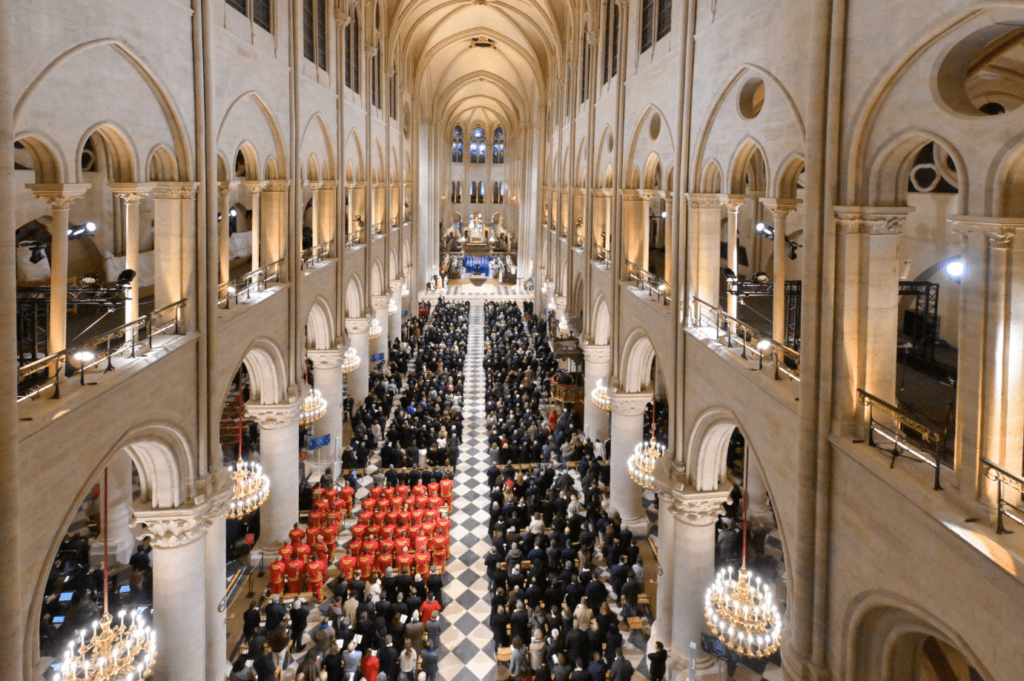 L'interno della Cattedrale di Notre Dame durante la cerimonia © Julio Piatti per la Diocesi di Parigi©