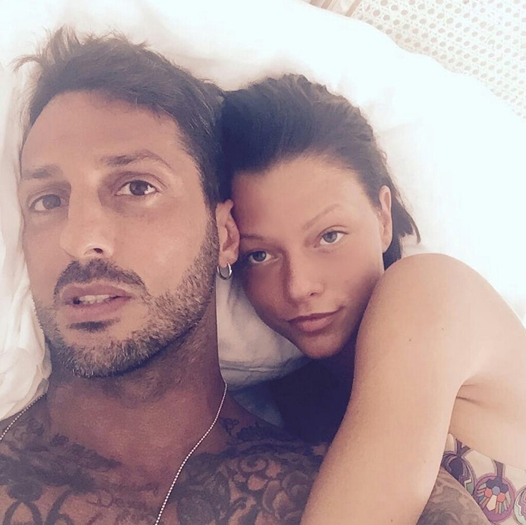 Silvia Provvedi dimentica Corona: fiori d'arancio in vista?