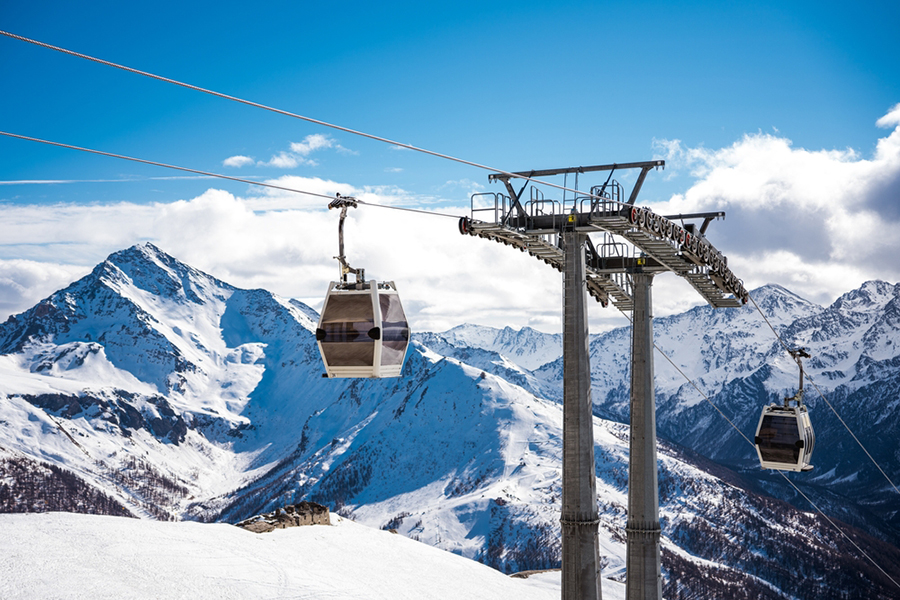 Cabinovia a Sestriere, Piemonte ©shutterstock