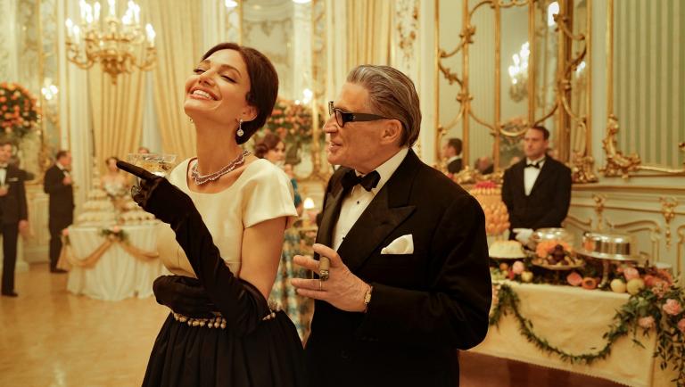 Il magnate greco Aristotele Onassis, grandissimo amore di Maria Callas, è interpretato nel film dall'attore turco Haluk Bilginer.