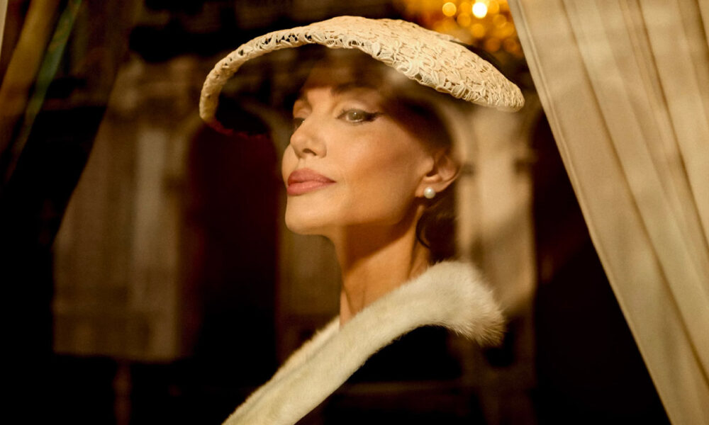 "Maria": Angelina Jolie veste i (bellissimi) panni della Callas: l'opinione