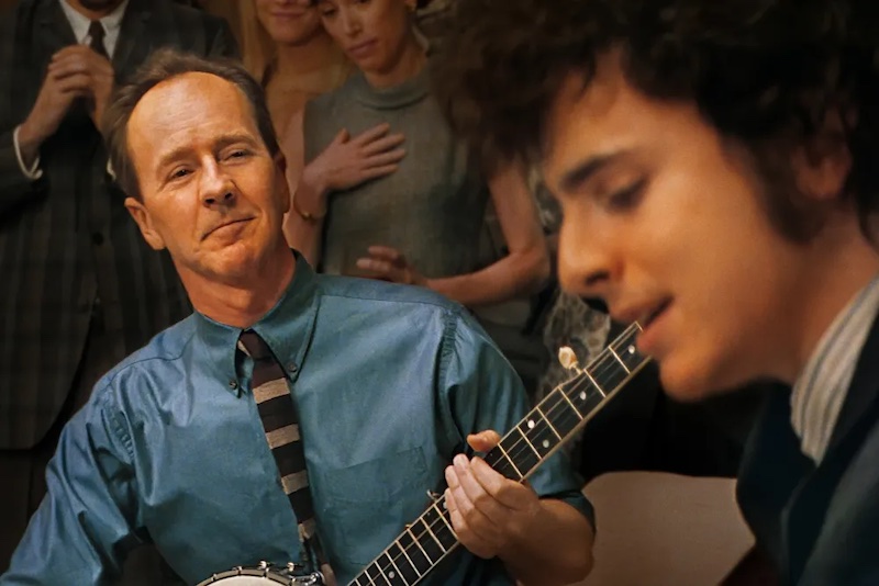 Edward Norton nel ruolo di Pete Seeger