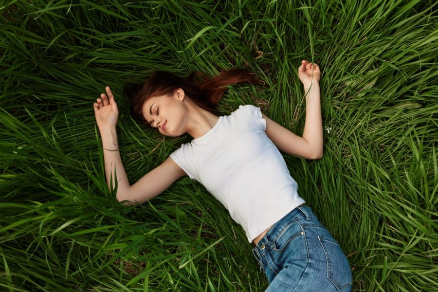 Il momento prima di addormentarsi è uno dei più potenti per riprogrammare la mente.