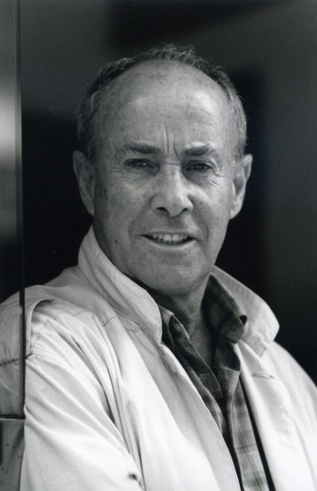 César Manrique (1919 - 1992), ha plasmato l'immagine di Lanzarote, rendendola perfetto laboratorio di Land Art, con la sua visione di artista, pittore e architetto ("senza portafoglio").