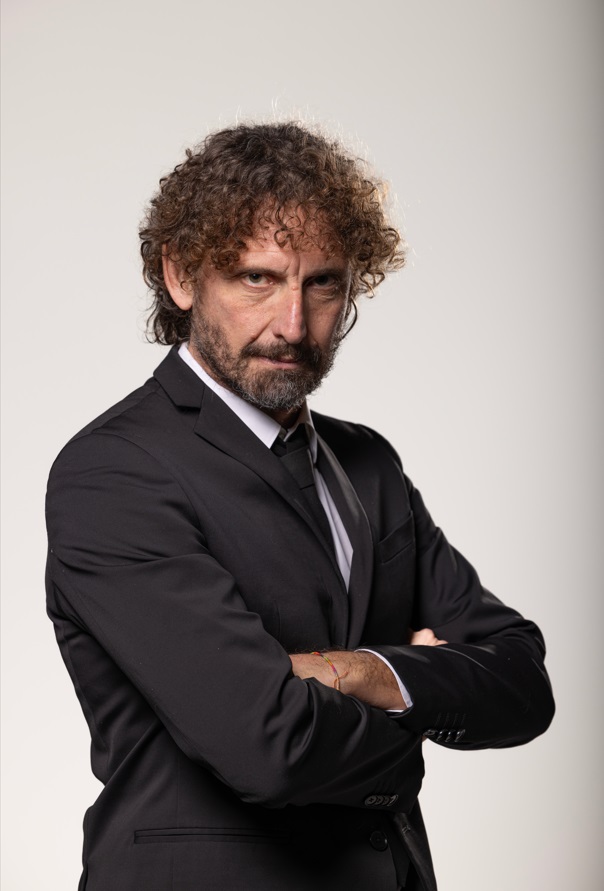 Filippo Roma (55) è uno dei volti storici del programma "Le Iene"