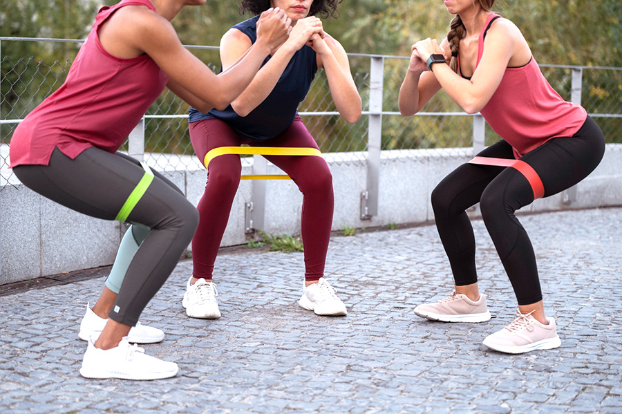 Scoprite il potere della banda elastica per un corpo tonico e senza stress!