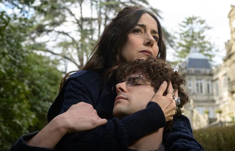 Fiction da non perdere dal 6 al 12 aprile 2025 6 fiction I protagonisti Cecilia Suárez (53 anni) e Álvaro Rico (28 anni)