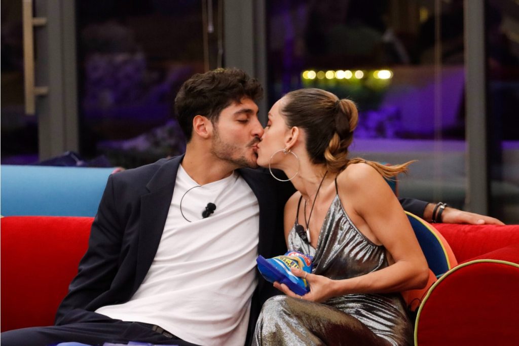 Helena e Javier in crisi? Ecco come stanno davvero le cose 3 I due gieffini si sono dichiarati più innamorati che mai.