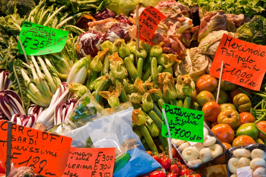 L'Italia, per le sue particolari caratteristiche climatiche, è il Paese che presenta la maggior ricchezza in Europa in termini di biuodiversità. Ed è proprio grazie alla biodiversità che possiamo trovare anche nei nostri campi e orti (e sulle nostre tavole) un numero incommensurabile di specie vegetali endemiche diverse. - © Shutterstock