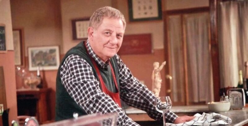 Antonello Fassari, alias Cesare Cesaroni, è scomparso lo scorso aprile all’età di 72 anni, a poche settimane dall’inizio delle riprese de “I Cesaroni 7”.