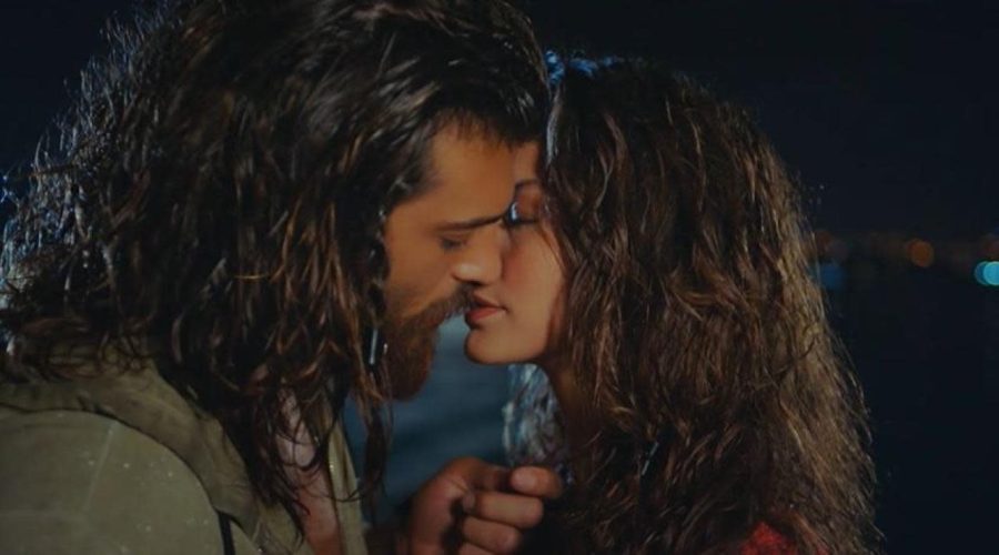 Can Yaman e Demet Özdemir: ritorno di fiamma? Ecco la verità