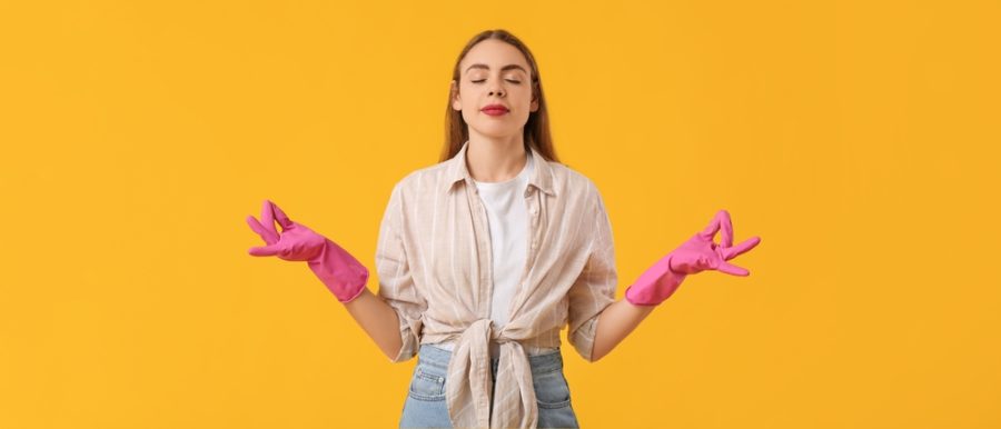 Pulizie consapevoli: quando lavare i piatti diventa meditazione