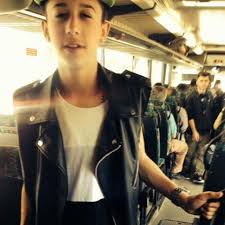 La fuga di Andrea Cavallari, condannato per la strage di Corinaldo: “Non può aver fatto tutto da solo”