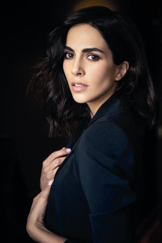 Rocío Muñoz Morales: stasera torna in tv e risponde a Raoul Bova 3 Dopo l’addio a Raoul Bova (54), Rocío Muñoz Morales riparte da sé stessa, dalle sue figlie e dal lavoro.