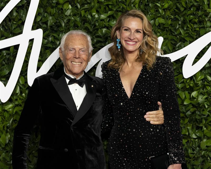 Giorgio Armani e Julia Roberts.