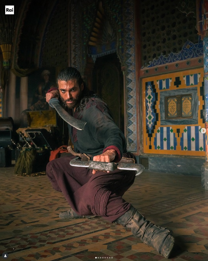 Can Yaman ruggisce a Roma: «Il mio Sandokan è moderno, inclusivo e spirituale»