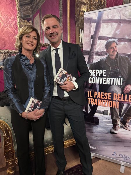 Beppe Convertini a Roma per presentare il nuovo libro “Il Paese delle Tradizioni”