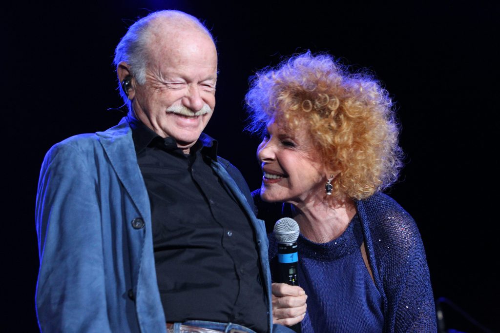 «Non so se arrivo a Natale»: l’ultima (auto)ironia di Ornella Vanoni commuove l’Italia 2 Il rapporto tra Ornella Vanoni e Gino Paoli: una relazione intensa e complessa, segnata da una forte intesa artistica e da un legame personale che ha influenzato alcune delle loro canzoni più note.