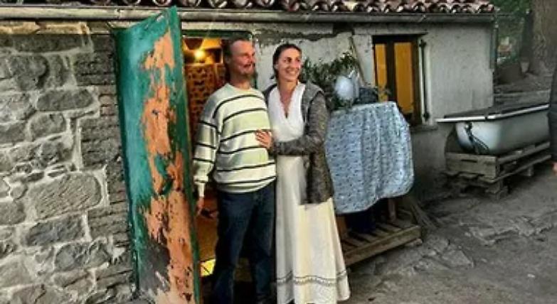 Famiglia nel bosco, i figli potrebbero essere iscritti a scuola