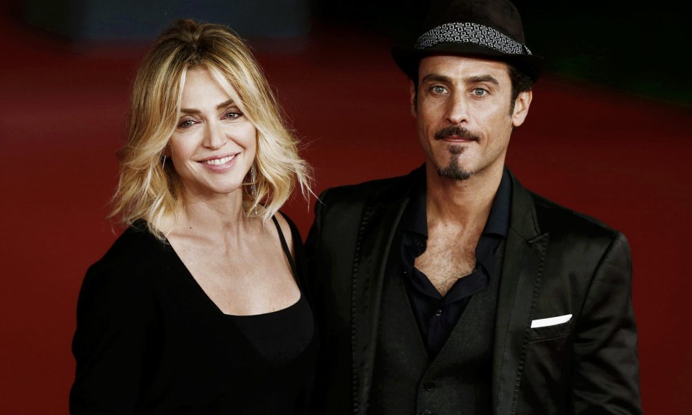 Paola Barale riscrive la leggenda di Raz Degan: altro che sesso tantrico, facevano scintille! paola barale