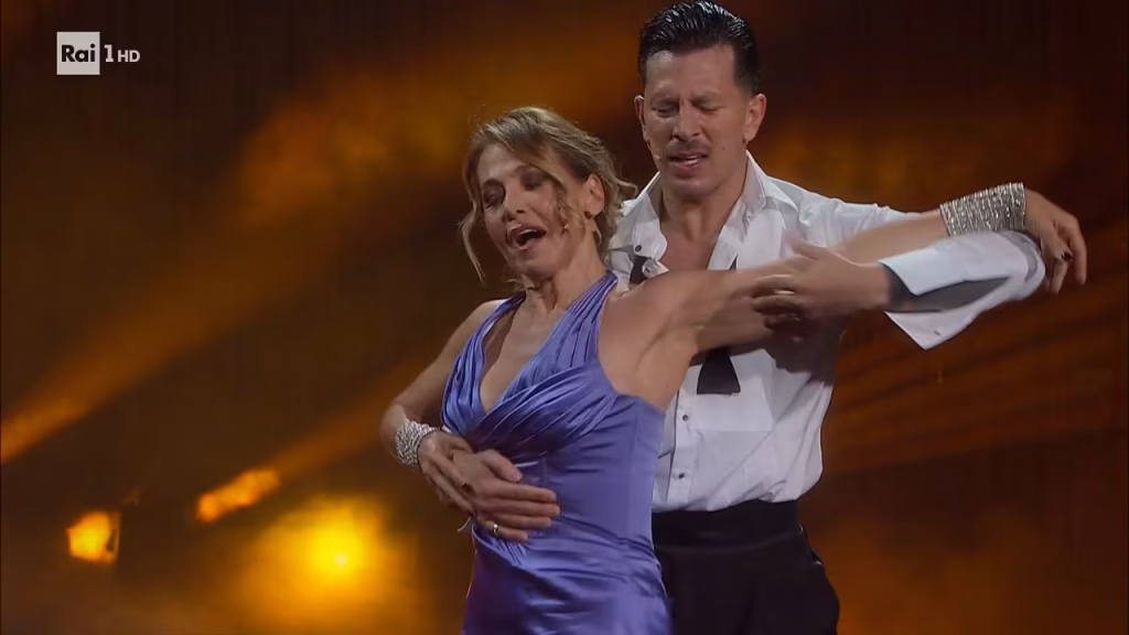“Ballando con le Stelle 2025” - La Rumba di Barbara d'Urso (68) e Pasquale La Rocca (36).