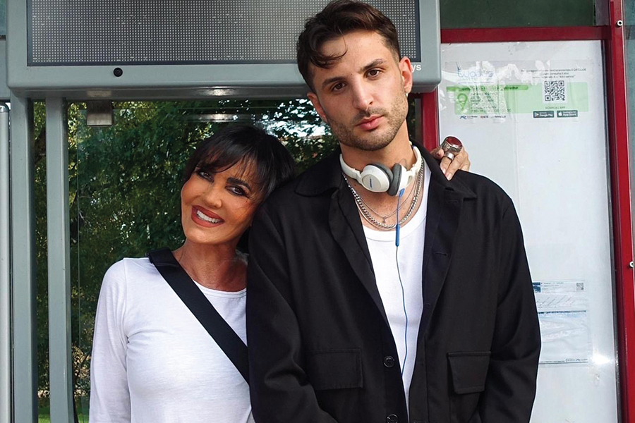 Fiordaliso: «Ma quale età? Io non compio più gli anni da un pezzo!» 3 Fiordaliso: «”Me so’ mbriacato”, una dichiarazione d’amore nata nella Casa di “Grande Fratello”»