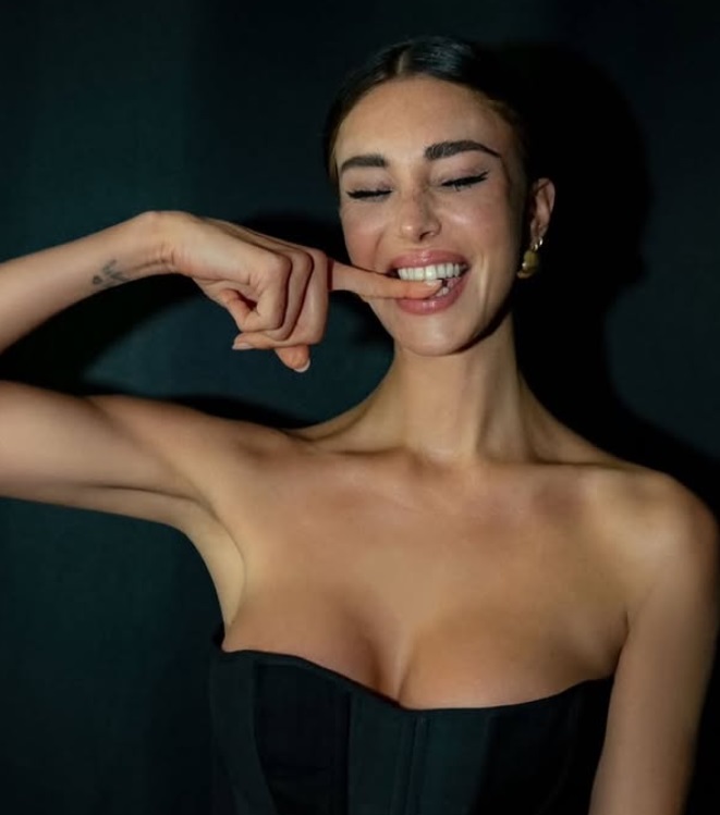 Belen e i suoi ex, il passato bussa alla sua porta: la decisione della conduttrice 3 Belen Rodriguez (41).