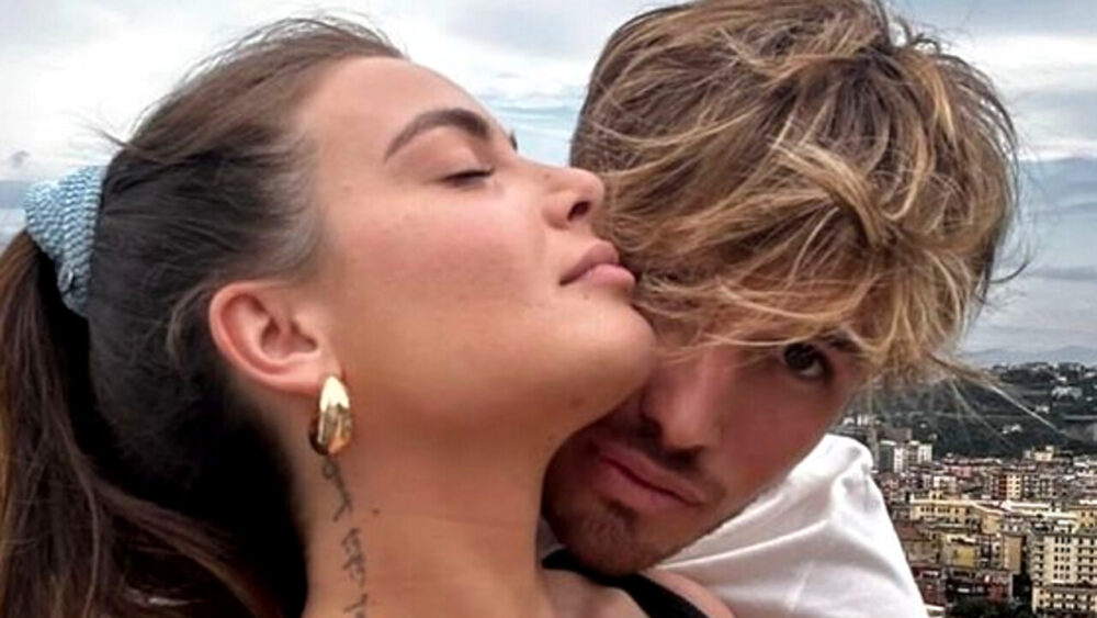 Brando Ephrikian risponde a Raffaella Scuotto: tutte menzogne! 2 Brando Ephrikian (24) e Raffaella Scuotto (26) si sono innamorati nello studio di "Uomini e Donne". La storia, nata a marzo 2024, si è conclusa definitvamente a luglio 2025.