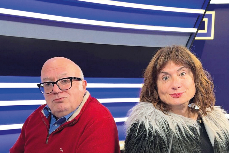 Conduce il programma radiofonico "Il rosso e il nero" con Francesco Storace, dal lunedì al venerdì su Radio1 dalle 18 alle 19.