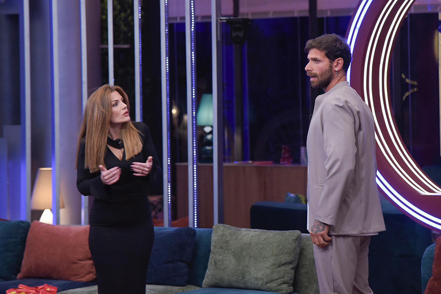 Uno dei confronti nella Casa di GF.