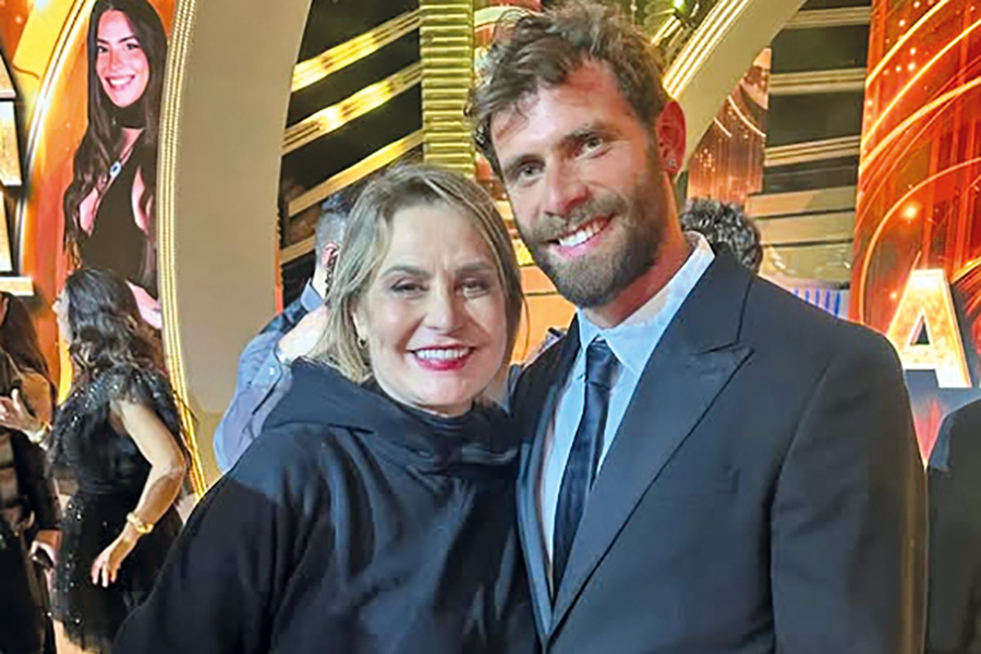 Domenico D'Alterio (31) con Simonia Ventura (60) che ha condotto l'ultima edizione di "GF".