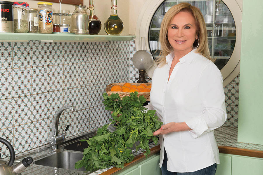 Rosanna Lambertucci: «Il segreto del benessere? Mangiare bene, muoversi e volersi bene»