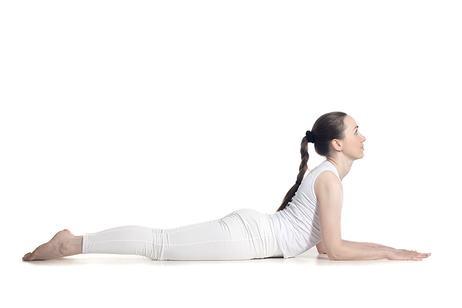 Addio stanchezza: 4 posizioni yoga per principianti e buone abitudini per ritrovare energia