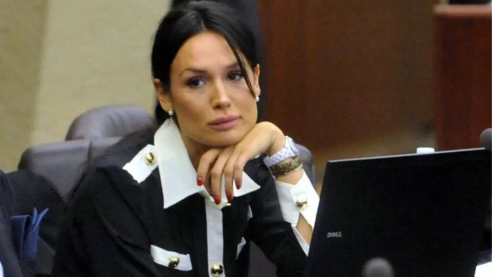 Caso Minetti, la Procura vuole vederci chiaro sul presunto figlio adottivo