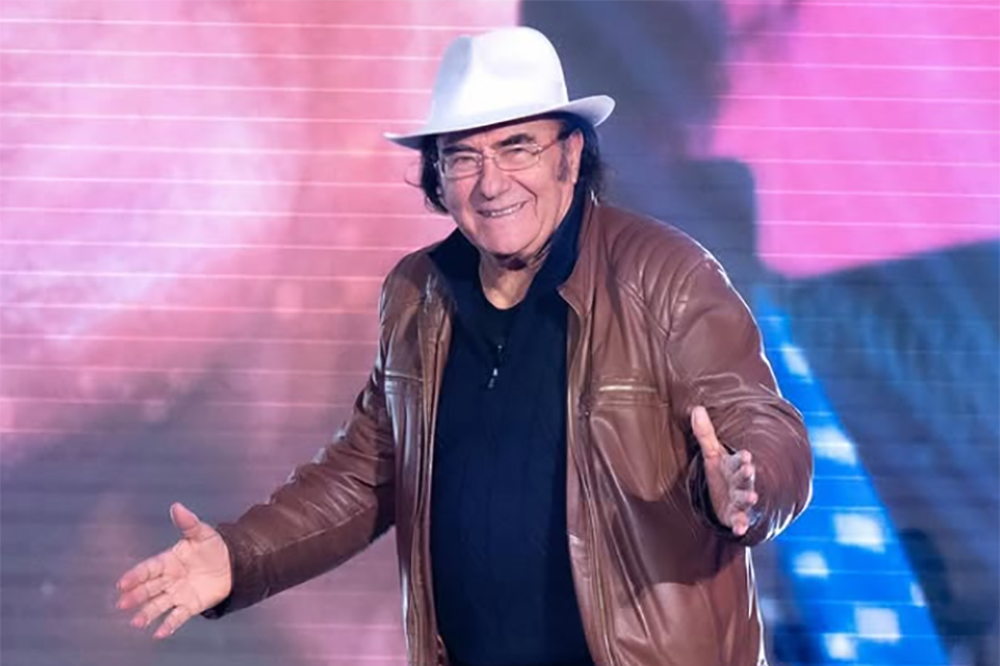 Albano Carrisi (82) è anche imprenditore e ha una cantina che produce una vasta gamma di vini. La passione per il vino ha radici profonde, tanto che lui stesso si definisce un “viticantacoltore”.