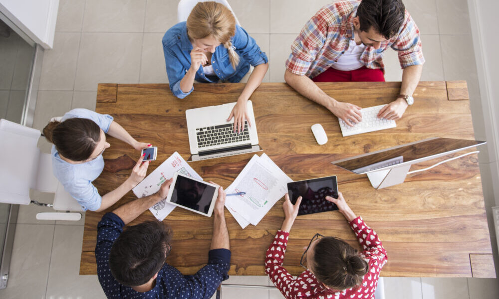 Non riuscite a concentrarvi da soli? Provate a lavorare con qualcuno accanto