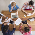 Non riuscite a concentrarvi da soli? Provate a lavorare con qualcuno accanto