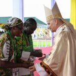 Papa Leone ruggisce contro i potenti: “Il mondo è devastato da una manciata di tiranni”