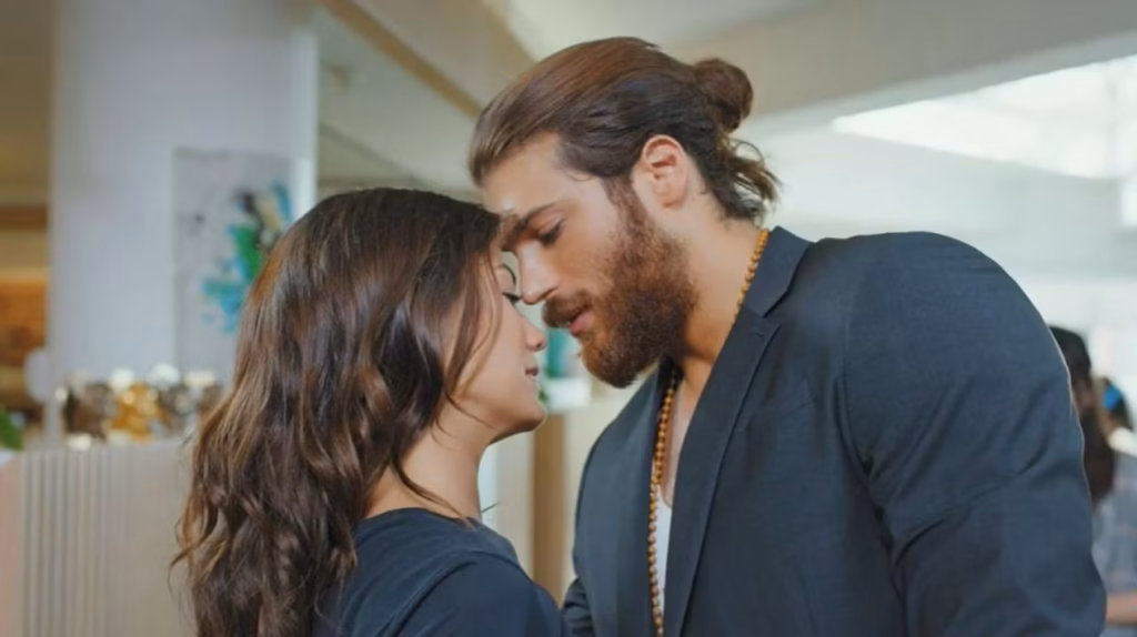 In DayDreamer - Le ali del sogno (titolo originale turco Erkenci Kuş), Can Yaman interpreta Can Divit, un fotografo di fama mondiale, ribelle e dallo spirito libero, che torna a Istanbul per aiutare il padre a gestire l'agenzia pubblicitaria di famiglia