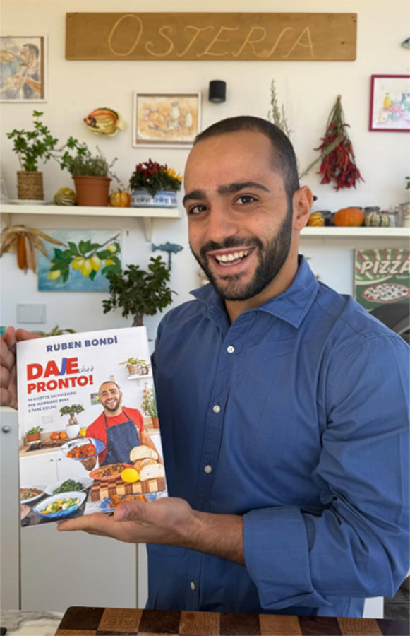 L'ultimo libro di Ruben Bondì si intitola "Daje che è pronto! 70 ricette salvatempo per mangiare bene e fare colpo", pubblicato da Mondadori Electa il 21 ottobre 2025.