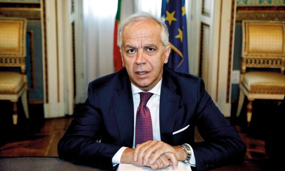 Caso Conte-Piantedosi, silenzio da entrambe le parti. Insorgono le opposizioni: «Ennesimo scandalo di questo governo»