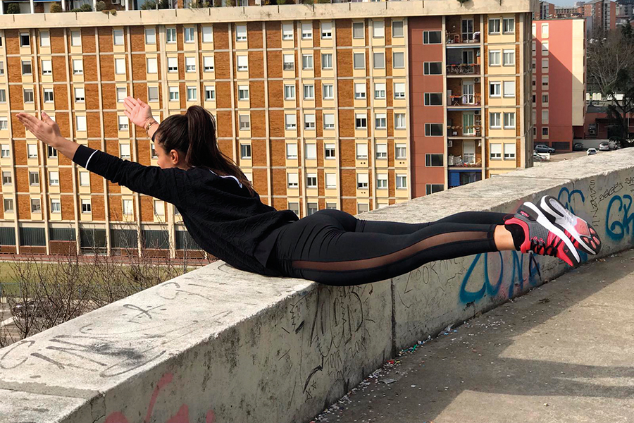 Allenamento all’aria aperta: 6 esercizi per bruciare calorie a costo zero! 4 Allenamento all’aria aperta: 6 esercizi per bruciare calorie a costo zero!
