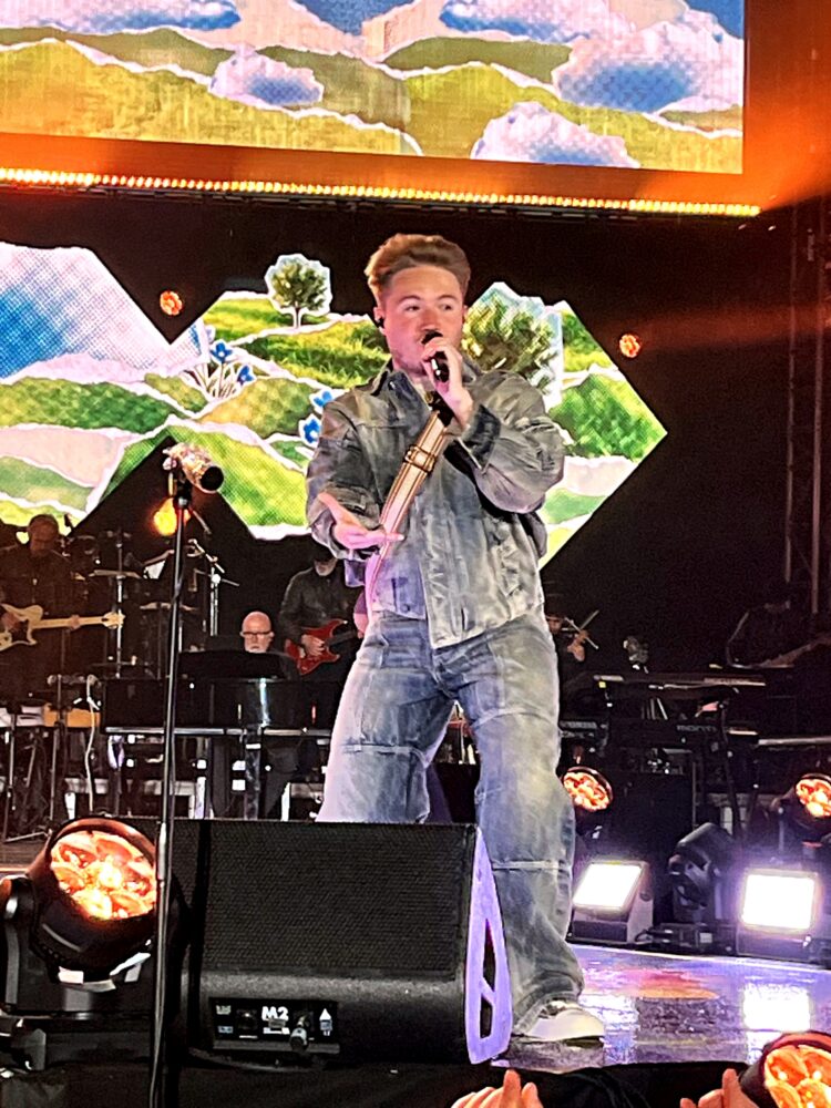 "Radio Italia Live 2026" conquista Milano: 20mila persone in Piazza Duomo nonostante la pioggia 3 Alfa (25)