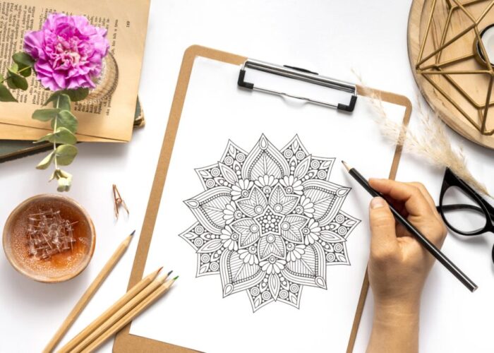 Colorare i mandala è una forma di meditazione attiva Colorare i mandala è una forma di meditazione attiva