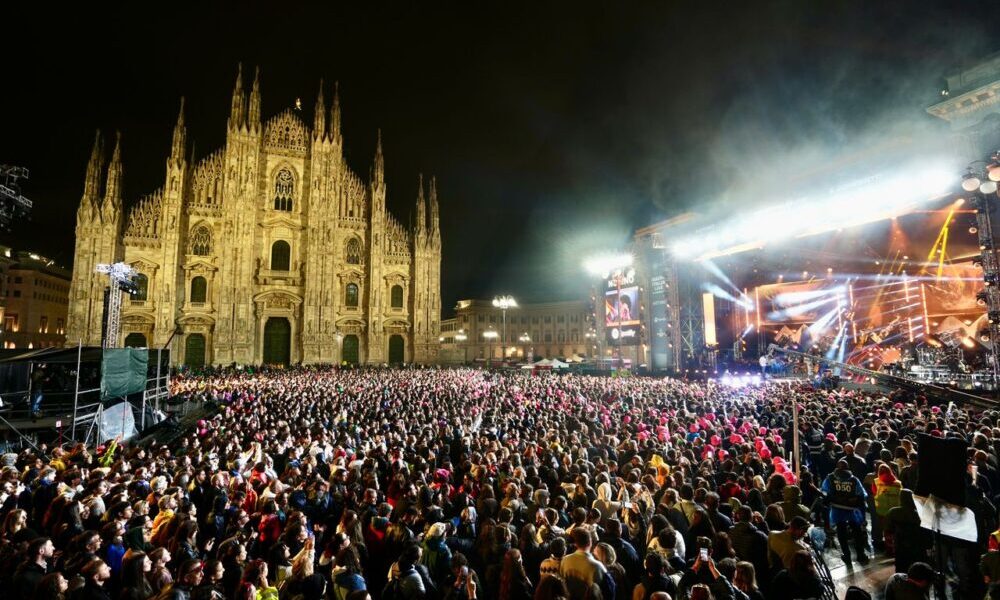 “Radio Italia Live 2026” conquista Milano: 20mila persone in Piazza Duomo nonostante la pioggia Radio Italia Live