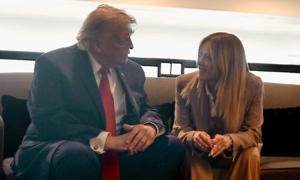 “Chiedeva una foto con me, mi fa pena”: Trump deride Meloni e gela l’Italia “Chiedeva una foto con me, mi fa pena”: Trump deride Meloni e gela l’Italia